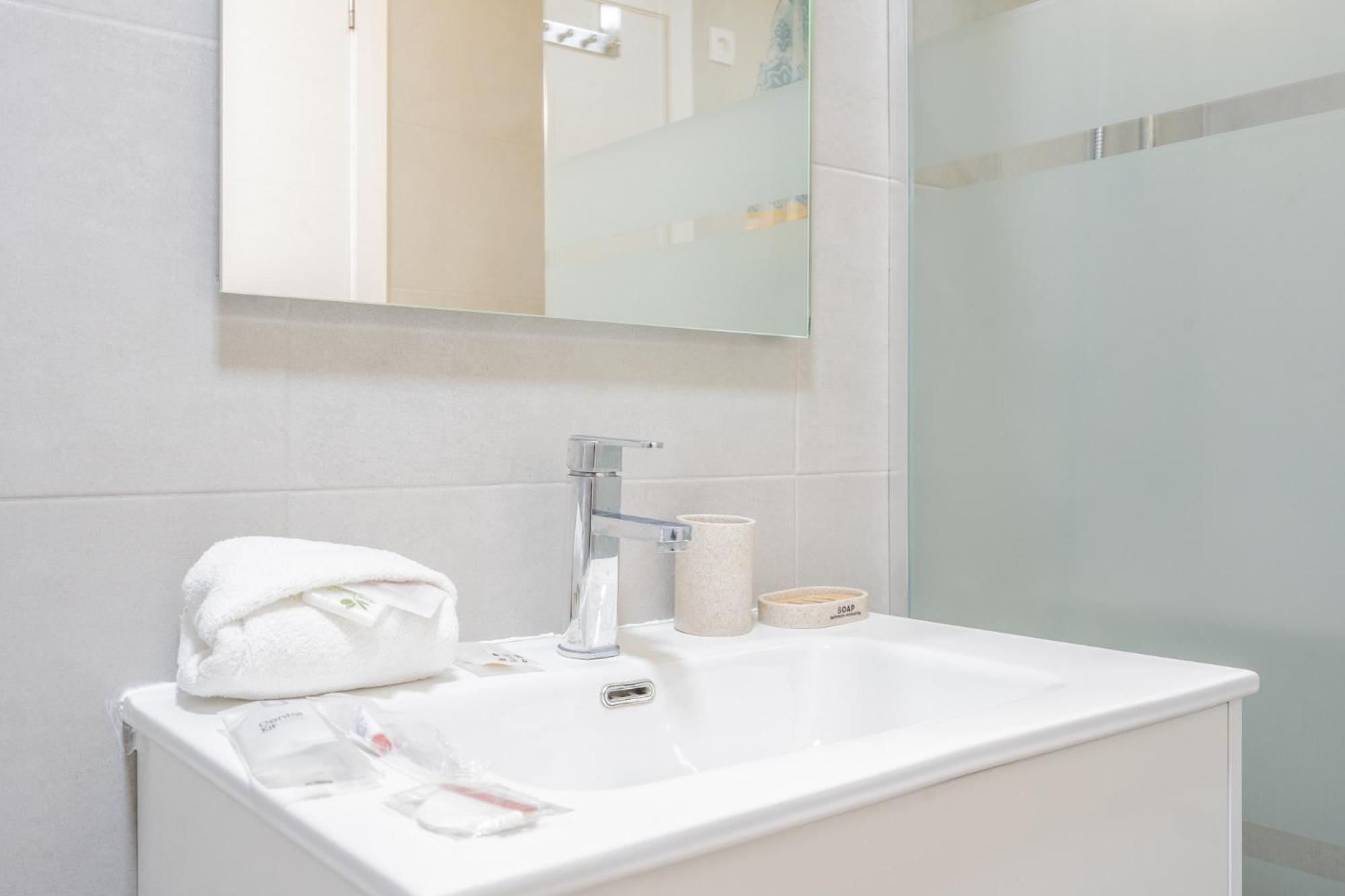 Apartamento Familiar En Avenida Del Puerto Valencia Exterior foto