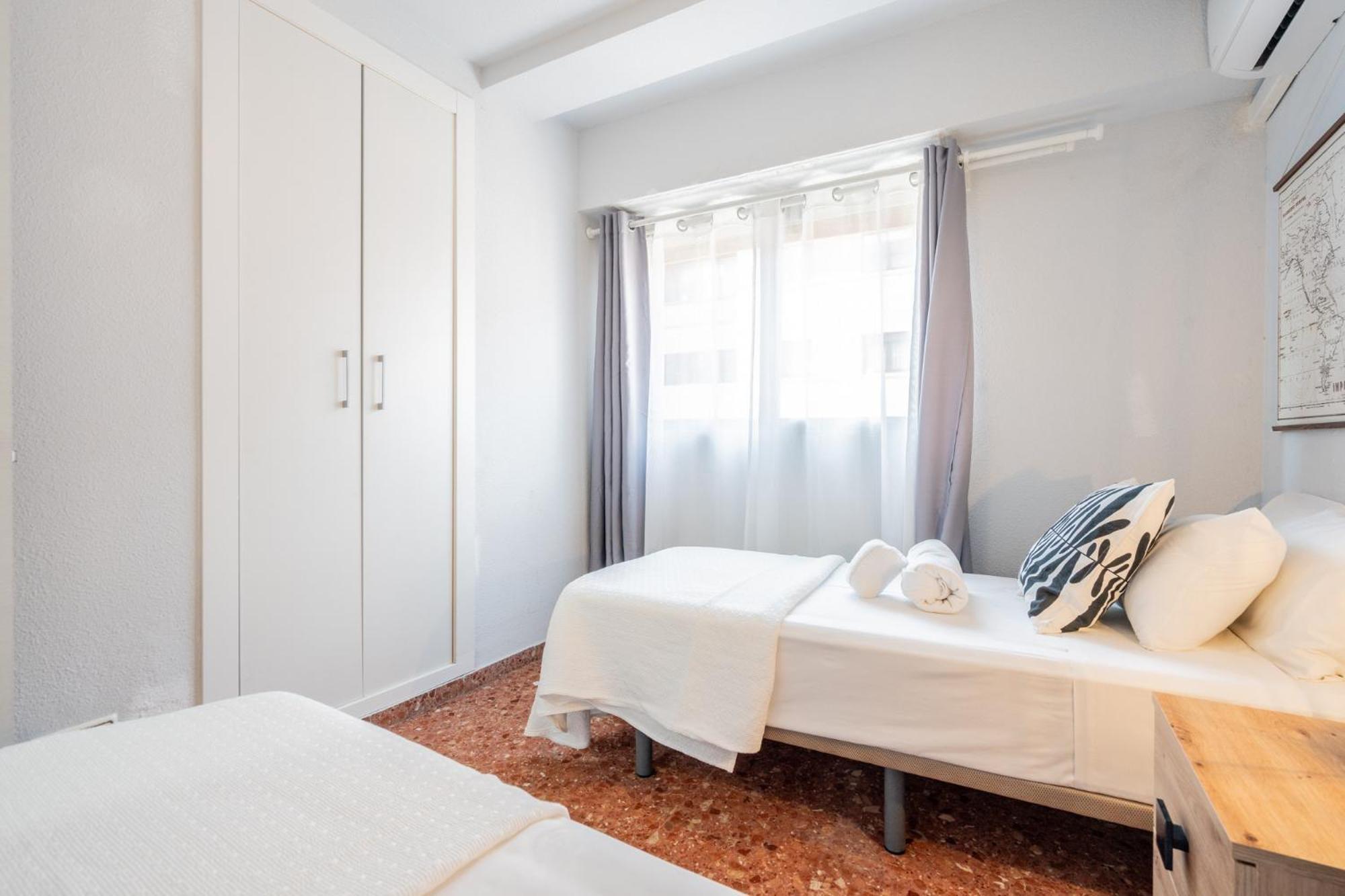 Apartamento Familiar En Avenida Del Puerto Valencia Exterior foto